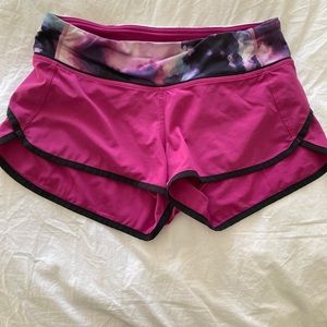 Lululemon speed up shorts size 4   2.5”